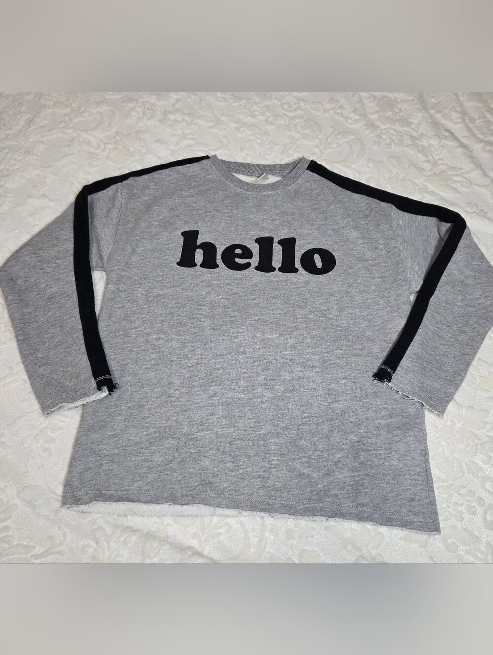 Zara Kids Grey "Hello" Raw Hem Graphic Sweatshirt Size 11/12 (152 cm)